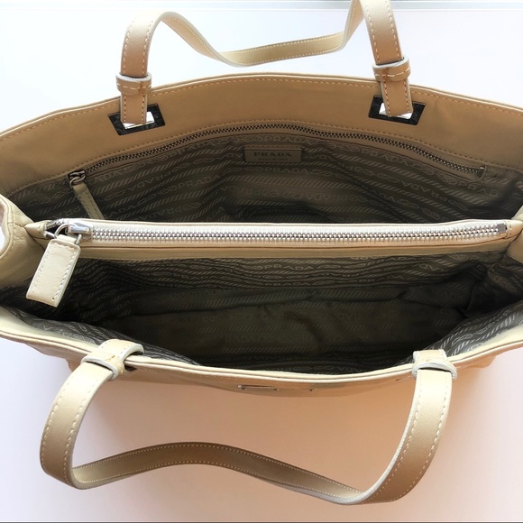 Prada Vintage Shoulder Bag - Soft Calf Leather - Picture 4 of 11